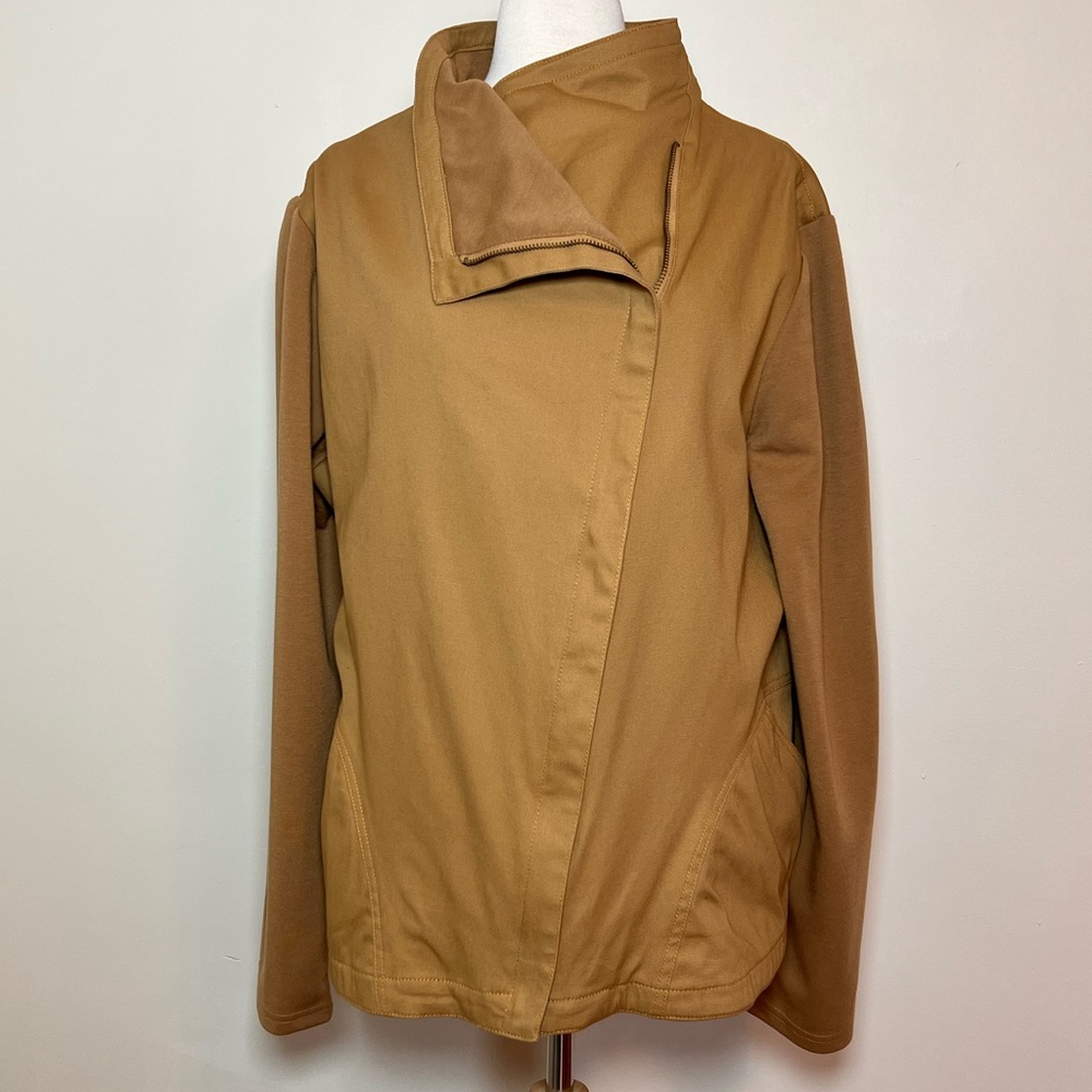 Suzanne Betro ‘Weekend’ Tan Lightweight Diagonal Zip Jacket, Size 3X